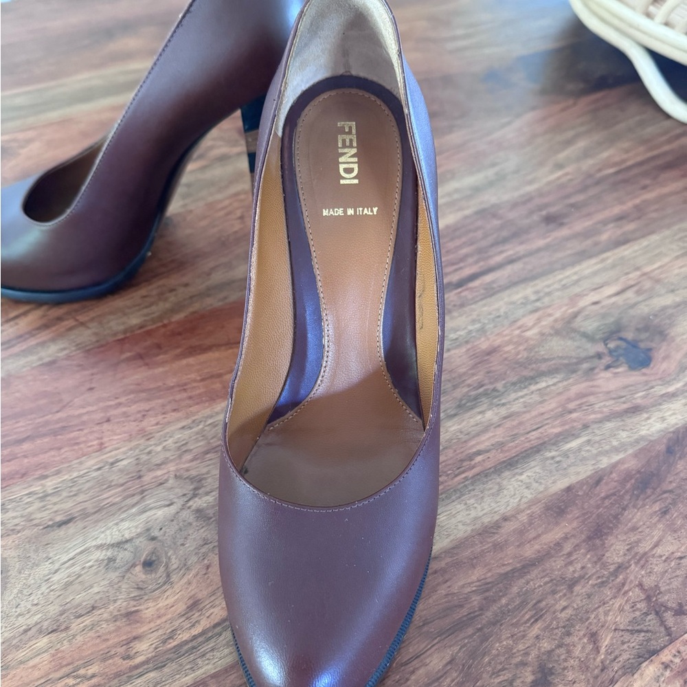 FENDI Retro High Heels - Picture 5 of 6